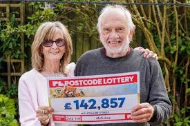 HEARTWARMING! Generous Couple SPLITS $1.3 Million Lottery Prize with Neighbors Including a Woman Battling CANCER!